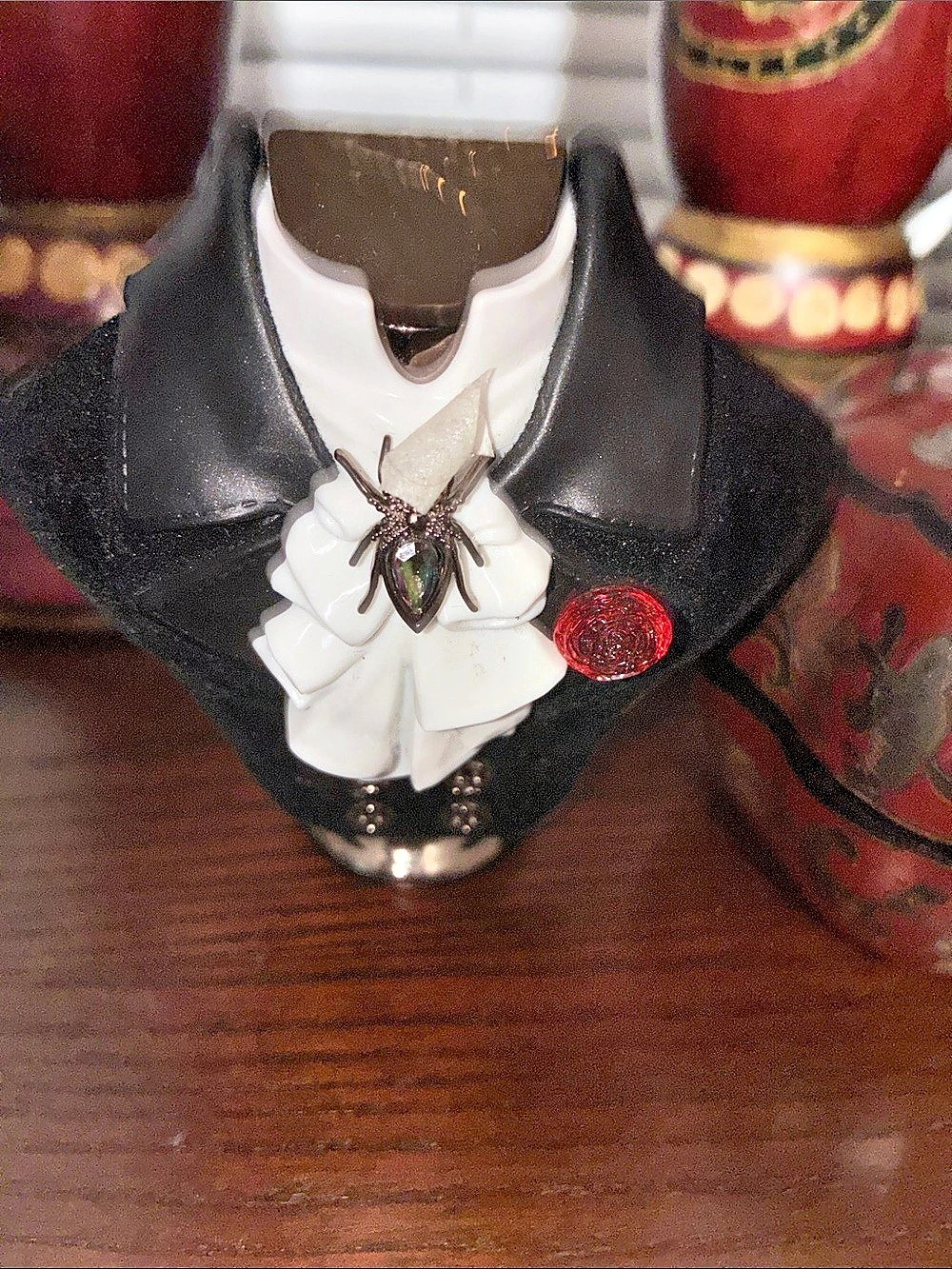 Black & White Statement Brooch Like New